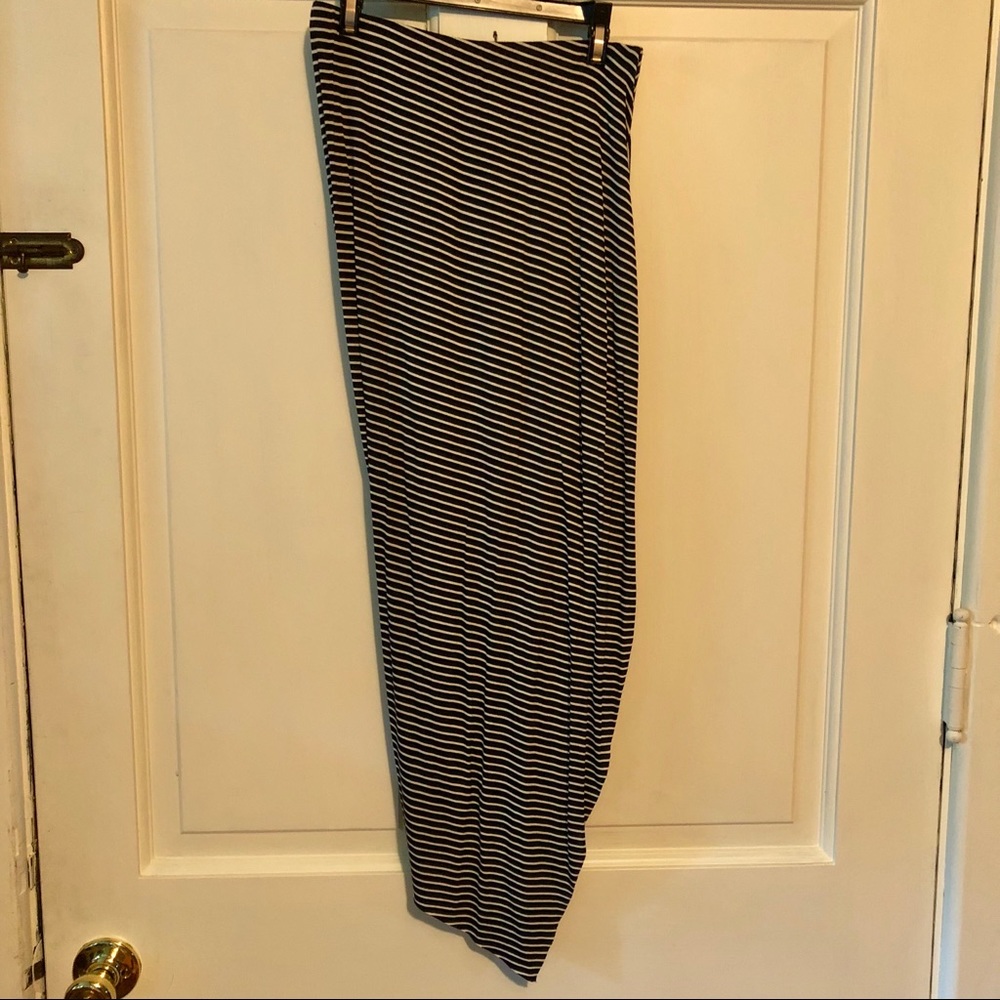Kendall & Kylie skirt - Picture 3 of 5